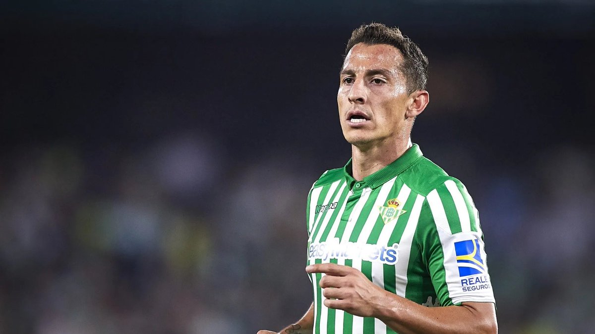 statiskicks's tweet photo. Hasta su salida [75'], Andrés Guardado fue el jugador con más robos de balón [4], además ganó el 60% de sus duelos [6/10], completó el 88% de sus pases y fue el 3° jugador con más intervenciones con balón [71].

Ante la Roma. https://t.co/zuMQIgkmBC