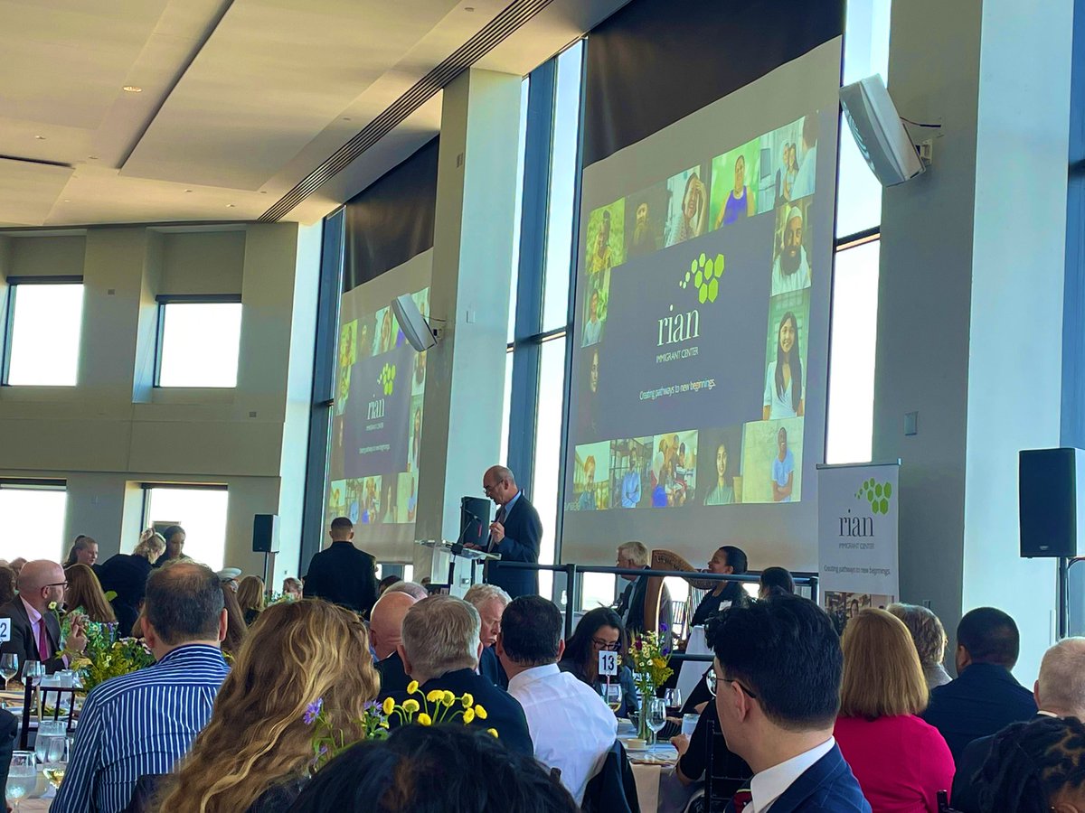 ClodaghBoyle's tweet photo. Congratulations to @ronniemillar and all at @rian_center on a tremendous #SolasAwards lunch w/ inspiring words from all honorees incl. @StateStreet’s Ron O’Hanley 👏👏

#ImmigrationMatters ☘️#welcome https://t.co/SHY1aIn9NE