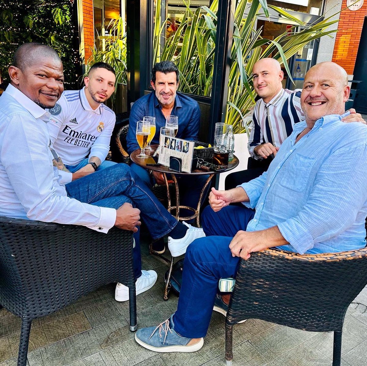 SOCCERiD7's tweet photo. 🇪🇸🏟️ Nos reunimos con Luis Figo y Roberto Carlos para cerrar varias sorpresas que tenemos desde Madrid para ustedes. https://t.co/fo9t9UysGc