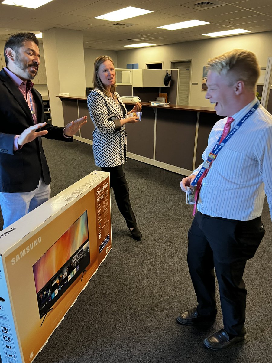 Cheryl_Searle's tweet photo. Surprising one of DENCS’s best with a beautiful new TV as ‘THANK YOU’ for dedicated work during a busy summer operation! ⛈✈️💙 Congratulations Ashton! 👏👏👏 So deserved! 🏆 Thank you for your hard work, expertise &amp; commitment to Safety @united! #beingUnited #perfectattendance https://t.co/2XqHAez0RQ