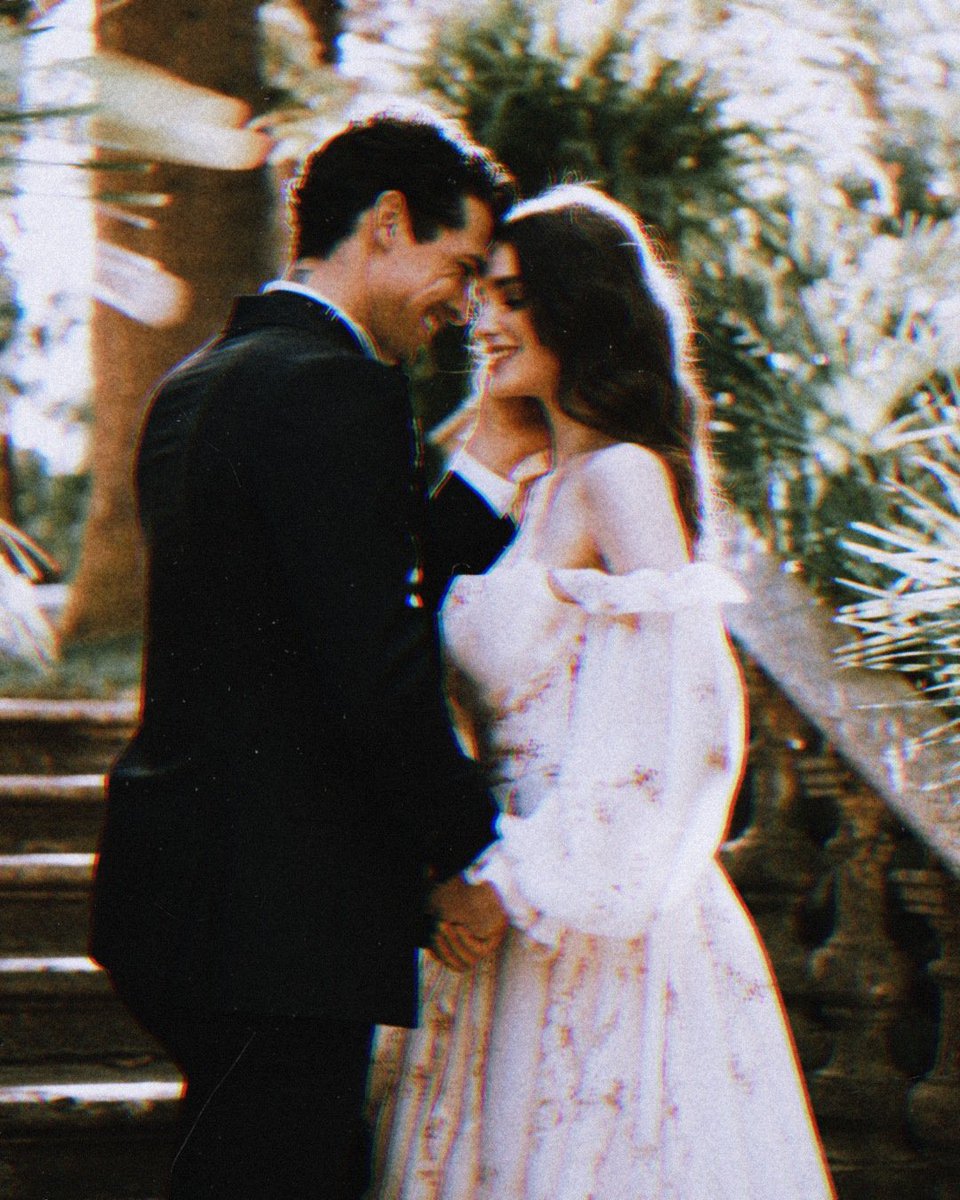 Un año contigo, sin duda tomaría las mismas decisiones que me llevaron a ti. Te amo lo suficiente para saber que pasaremos muchos más aniversarios juntos.