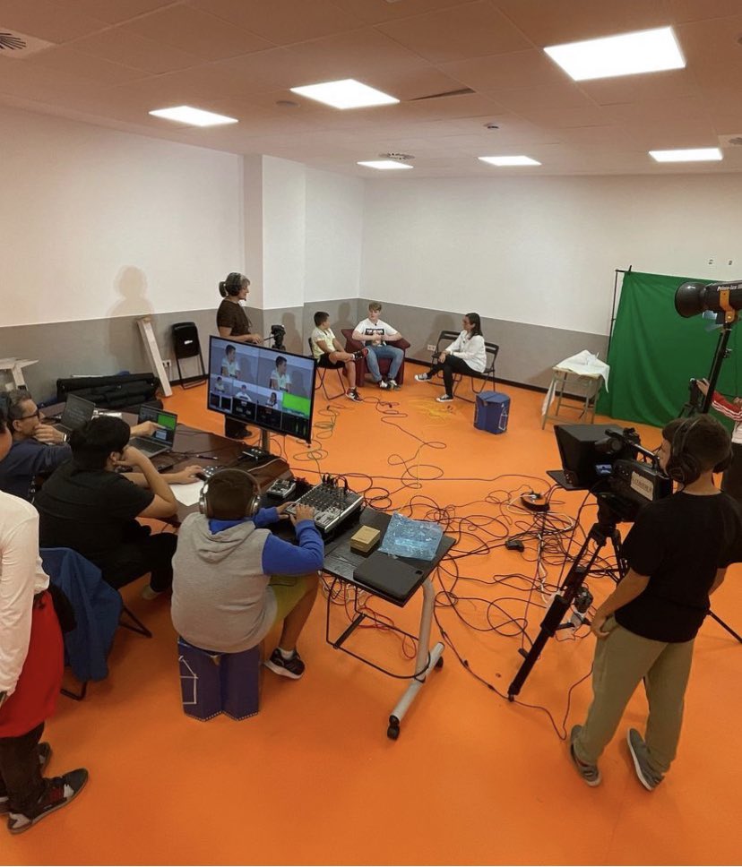 Cominsteacher tweet media