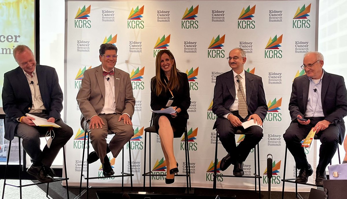 AlbigesL's tweet photo. Breaking Barriers to trial Enrollment - that session #KCRS22 should be a must have in all oncology conference!  major input from #FDA Chana Weinstock + patients advocates + industry partners!  
Why? EQUITY (access to innovation) &amp; REPRESENTATIVENESS (real world) https://t.co/2hKLf0Ob3P