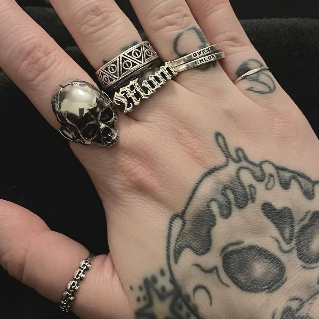 How many rings can one woman fit on her fingers? I’m on a mission to find out… instagr.am/p/CjYsjo1LLOG/