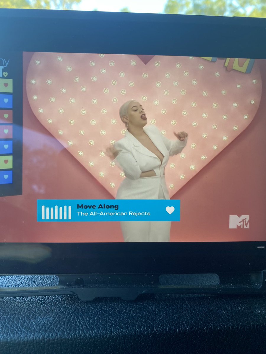 lookatsg519's tweet photo. I ainโt even gon hold you. This outfit ๐ฅ๐ฅ @FullCourtPUMPS Yโall go watch #DateMyPlaylist on @MTV https://t.co/r3d9xv0GIK