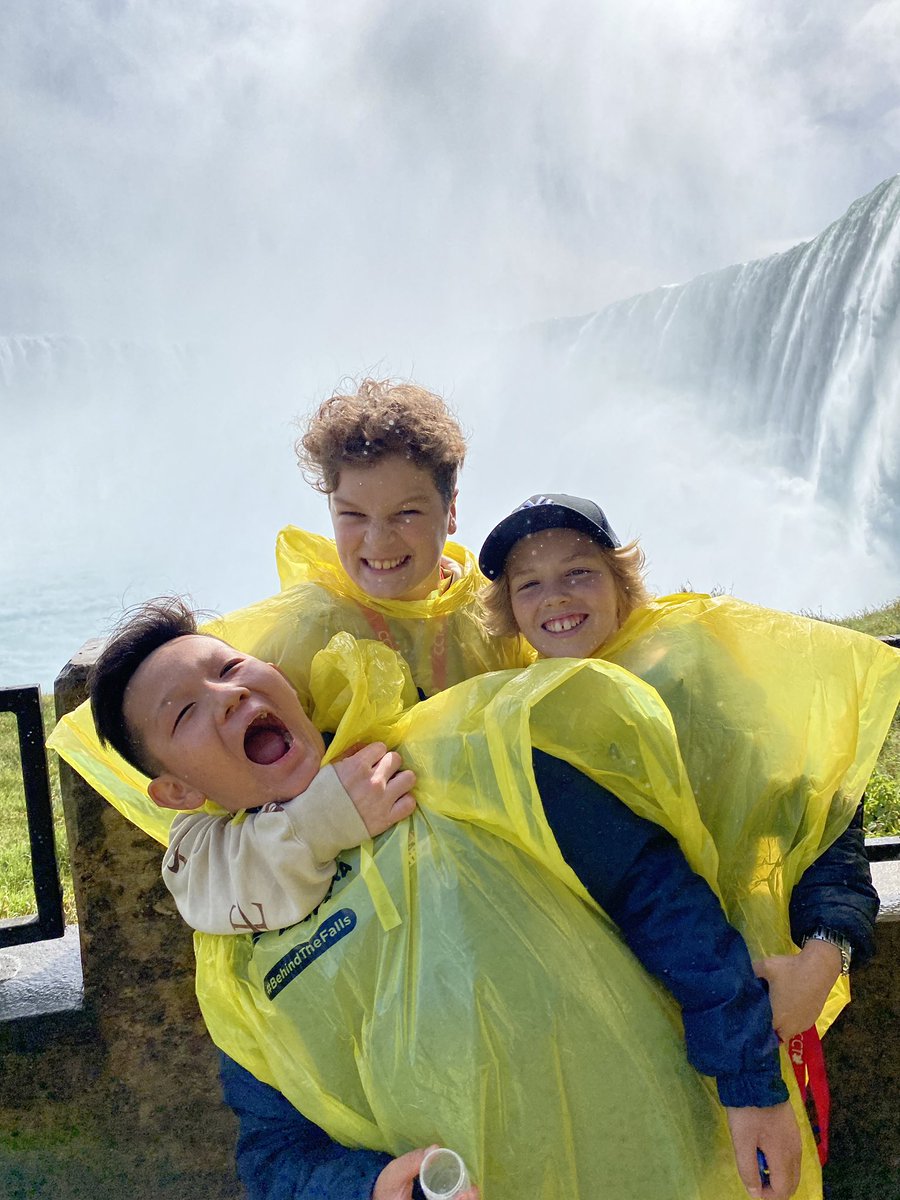 mllevanessadias's tweet photo. The Grade 7 students loved their time in Niagara Falls! So many new friendships and great memories… @SJK_School #ThisIsSJK #Grade7 https://t.co/N3eDYKLNjz