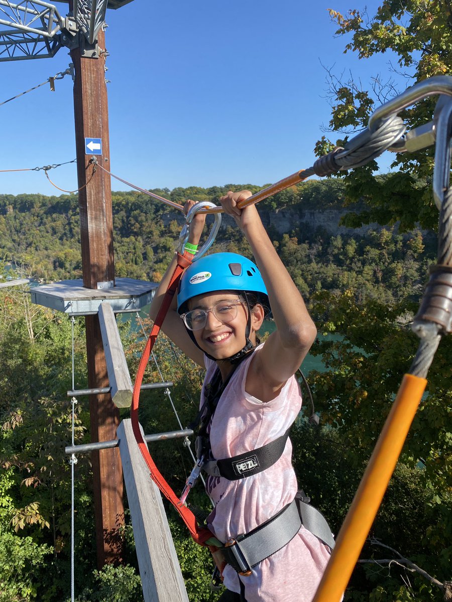 mllevanessadias's tweet photo. The Grade 7 students loved their time in Niagara Falls! So many new friendships and great memories… @SJK_School #ThisIsSJK #Grade7 https://t.co/N3eDYKLNjz