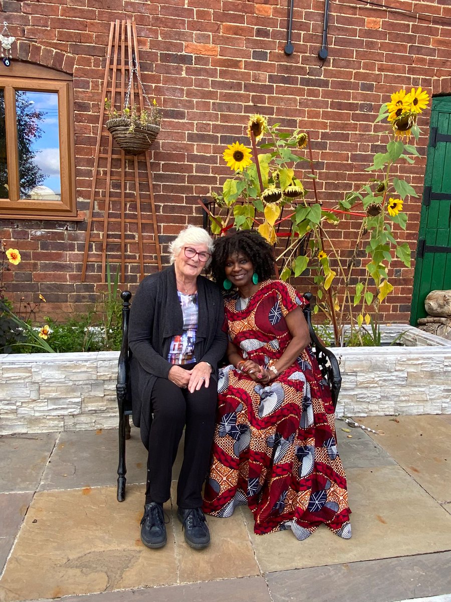 PattiSloley's tweet image. The table's turned!! What an amazing and emotional day! She taught me in Ghana when l was 15/16 and comes on my Taste of Africa course at the Novelli Academy today. Nothing but gratitude 🙏

#cookerycourse #cookingculture #africanfood #BHMUK #heritage