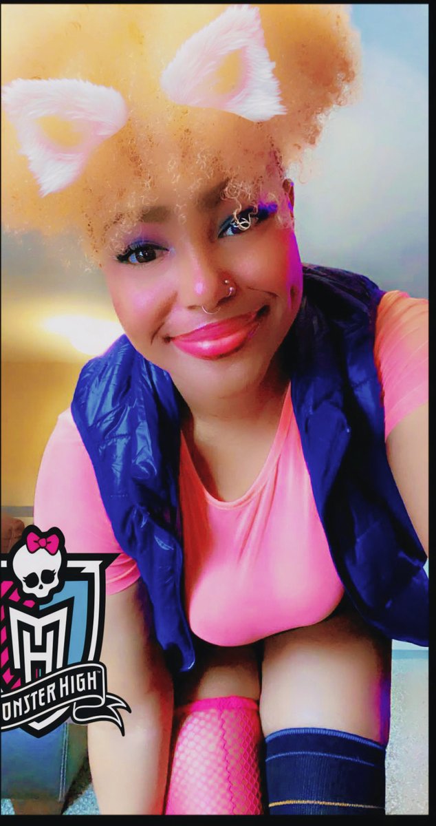 _itsterrbear's tweet image. Since it’s spooky season, here’s my old Howleen cosplay from when I had blonde hair 
•
•
•
#Howlween #MonsterHighMovie #MonsterHighCosplay