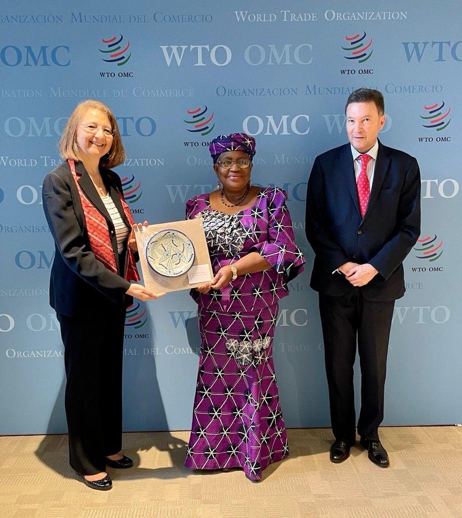 NOIweala's tweet photo. Met with H.E Ms Luz María de la Mora @luzmadelamora. Mexican Undersecretary for Foreign Trade on the occasion of Mexico’s Trade Policy Review @wto. Also With Ambassador Angel Rodriguez. Thank you for Mexico’s constructive role @wto. https://t.co/fGIZGqzdh7