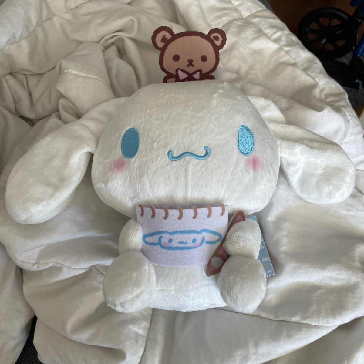 So <a href="/TheRealFolkDrew/">Andrew</a> continues crushing on online crane games. Did you know it’s Cinnamoroll’s TWENTIETH ANNIVERSARY?! Jeeeez