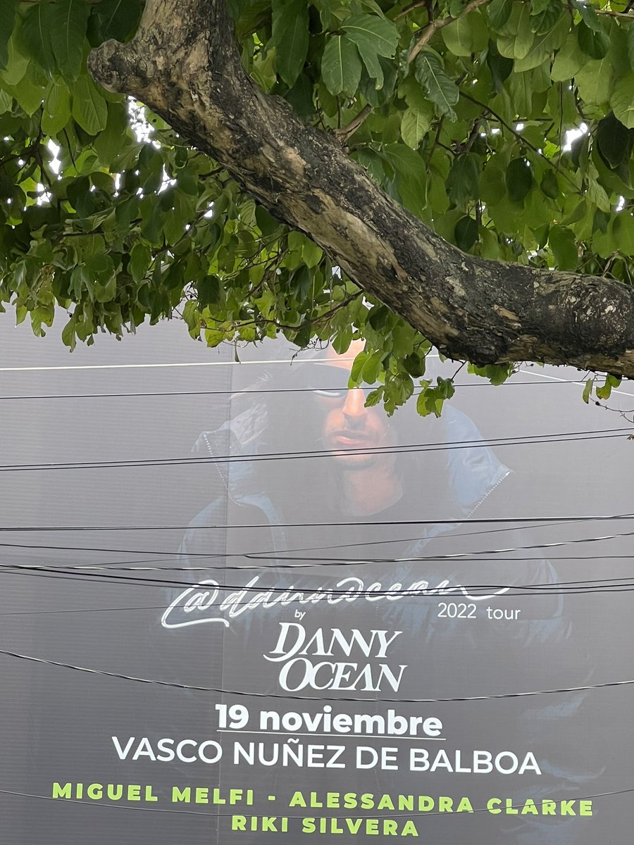 Mimo94454069's tweet photo. @XimeXime1964 @miguelpmelfi Acabo de encontrarme con esta linda sorpresa en el semáforo, enhorabuena Miguel!!! https://t.co/htX0OVEbzl