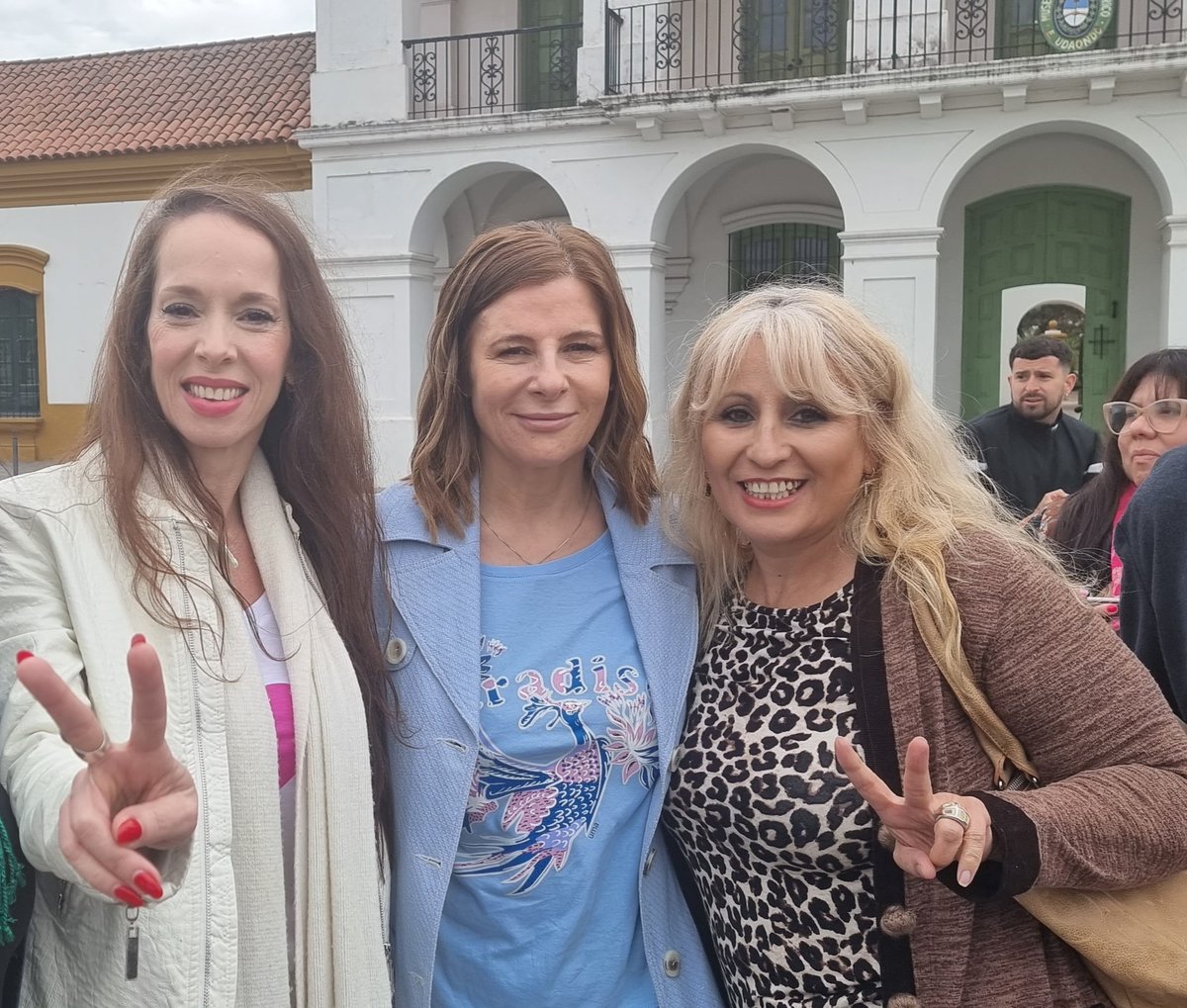 navarroteresita's tweet photo. 📍#Luján
@EstelaEDiaz inauguró un nuevo espacio en la región primera, junto a la directora del Instituto Cultural de la #ProvinciaBA @fsaintout nos acompañó el Intendente @LeoBoto
#PolíticasDeGénero
#RegiónPrimera
@AgrupacionCmk
#GPBA https://t.co/tJlPdmVypx