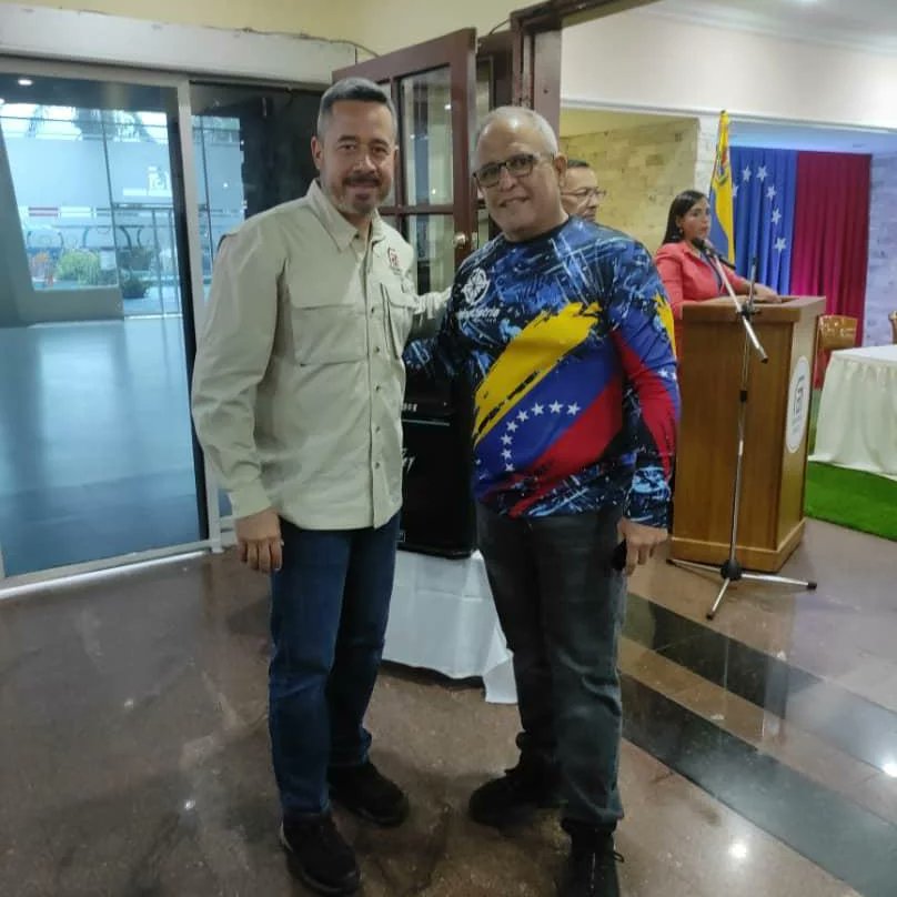 FedeindustriaBO's tweet photo. Excelente evento d sustitución de importaciones en @Ferrominera_CVG @CVG_Oficial  @IndustriasVE .
Excelente la asistencia del sector industrial,vamos por lo hecho en Vzla.
 En la gráfica con el Pdte de @Ferrominera_CVG
 @AbelJimenez123   @fedeindustria @HAbreuMRT @felipeccsc https://t.co/cKeQ9utwjY