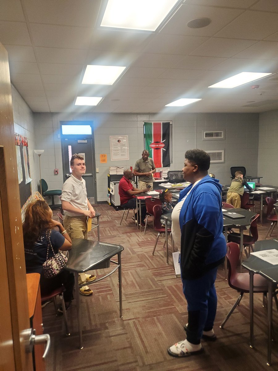 WeaverMiddle's tweet photo. We are having an amazing week celebrating Building Parents Capacity at Weaver!!!
#WalkingGreater #Built4Bibb #WeaverStrong https://t.co/x80XHpFKI6
