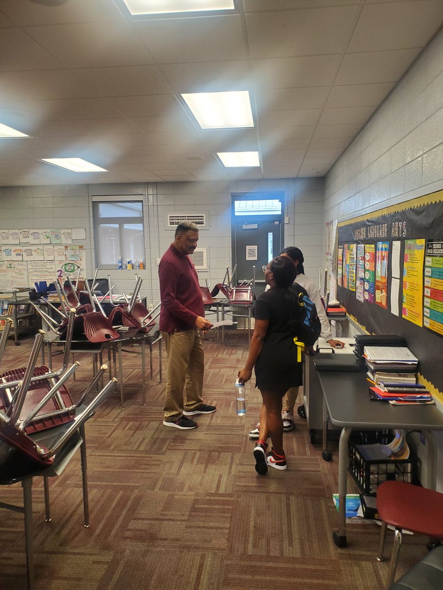 WeaverMiddle's tweet photo. We are having an amazing week celebrating Building Parents Capacity at Weaver!!!
#WalkingGreater #Built4Bibb #WeaverStrong https://t.co/x80XHpFKI6