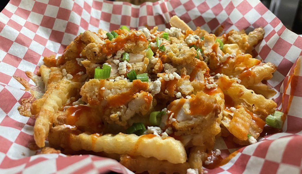 Duffers_Tavern's tweet photo. Q: Whoโs Hungry?
A: Everyone! ๐๐๐ #ComfortFood #WhenHungerStrikes https://t.co/VBVWtC5wON