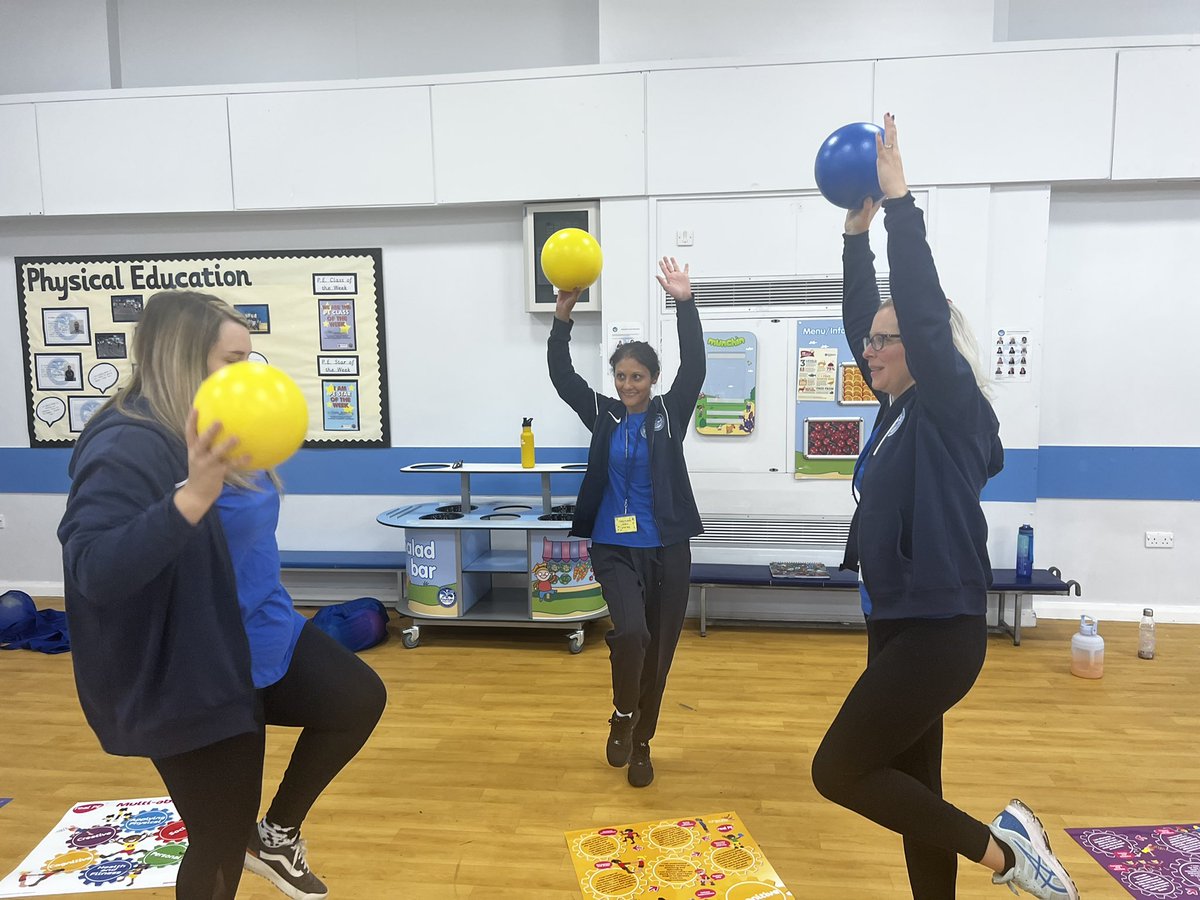 FountainPSLeeds's tweet photo. The teachers enjoyed brushing up on their realPE delivery in this evenings twilight with @creatorpam #learningattheheart https://t.co/xLDEADAQYZ