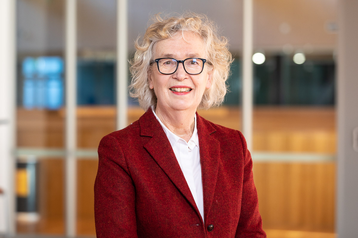 AAHMS_health's tweet photo. Our #FridayFellow is Prof Christina Mitchell AO FAHMS, Dean of Medicine @MonashUni and chair of our latest project focused on harnessing research for better health. We'll be launching our flagship report on this topic at #AAHMS2022 on 13 October. Register: https://t.co/yiFYOXNPMg https://t.co/3y21JDsFJE