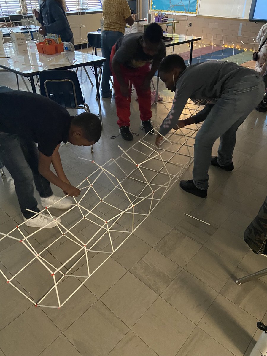 HalsteadAcademy's tweet photo. What a week! We were so lucky to have @futuremakerkids come to Halstead and learn with our students!! Our kiddos LOVED their experience ๐๐ค #HalsteadProud https://t.co/UzxV9NTZJZ