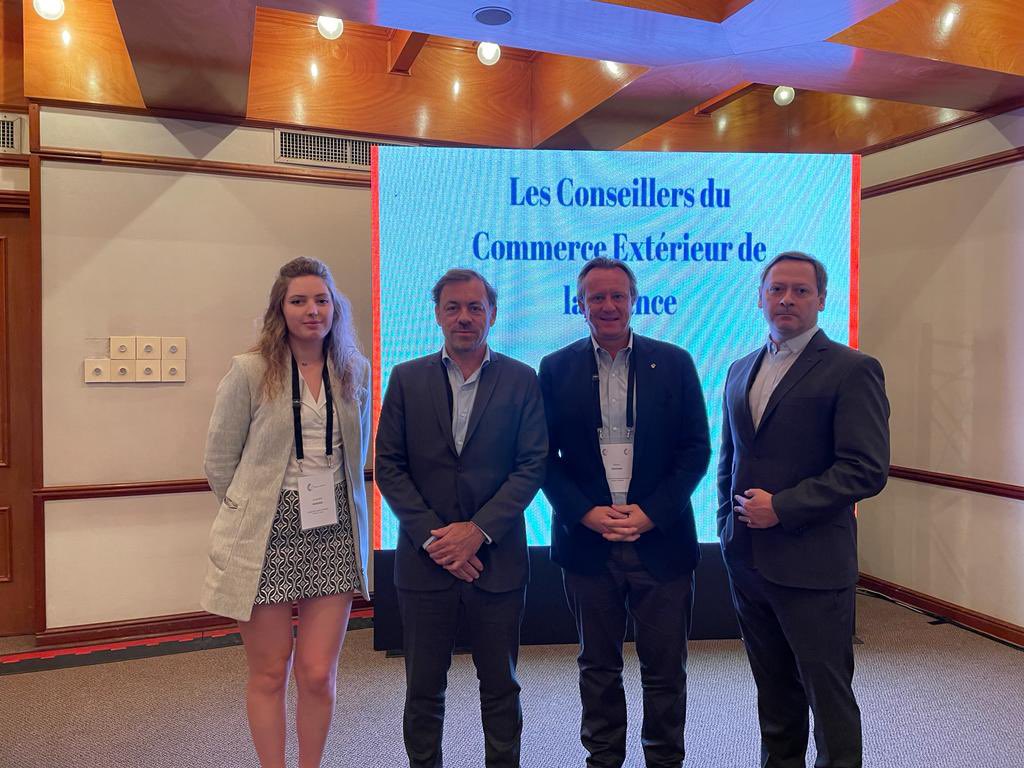 fhoussais's tweet photo. #Cce #mexique
Réunion régionale Amérique centrale au Guatemala avec une belle représentation du comité Mexique avec notre SER Alexis et le directeur Général des Cce Emmanuel. Merci Lyssandre pour ton aide sur les différents projets. https://t.co/4xkPz3uJgE