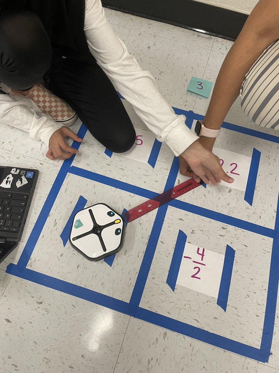 MaidaDawn's tweet photo. Students had an awesome time today using the robots to put rational numbers in ascending and descending order! @SRMS_Official #lcpsmath https://t.co/Wa0aKdA7rL