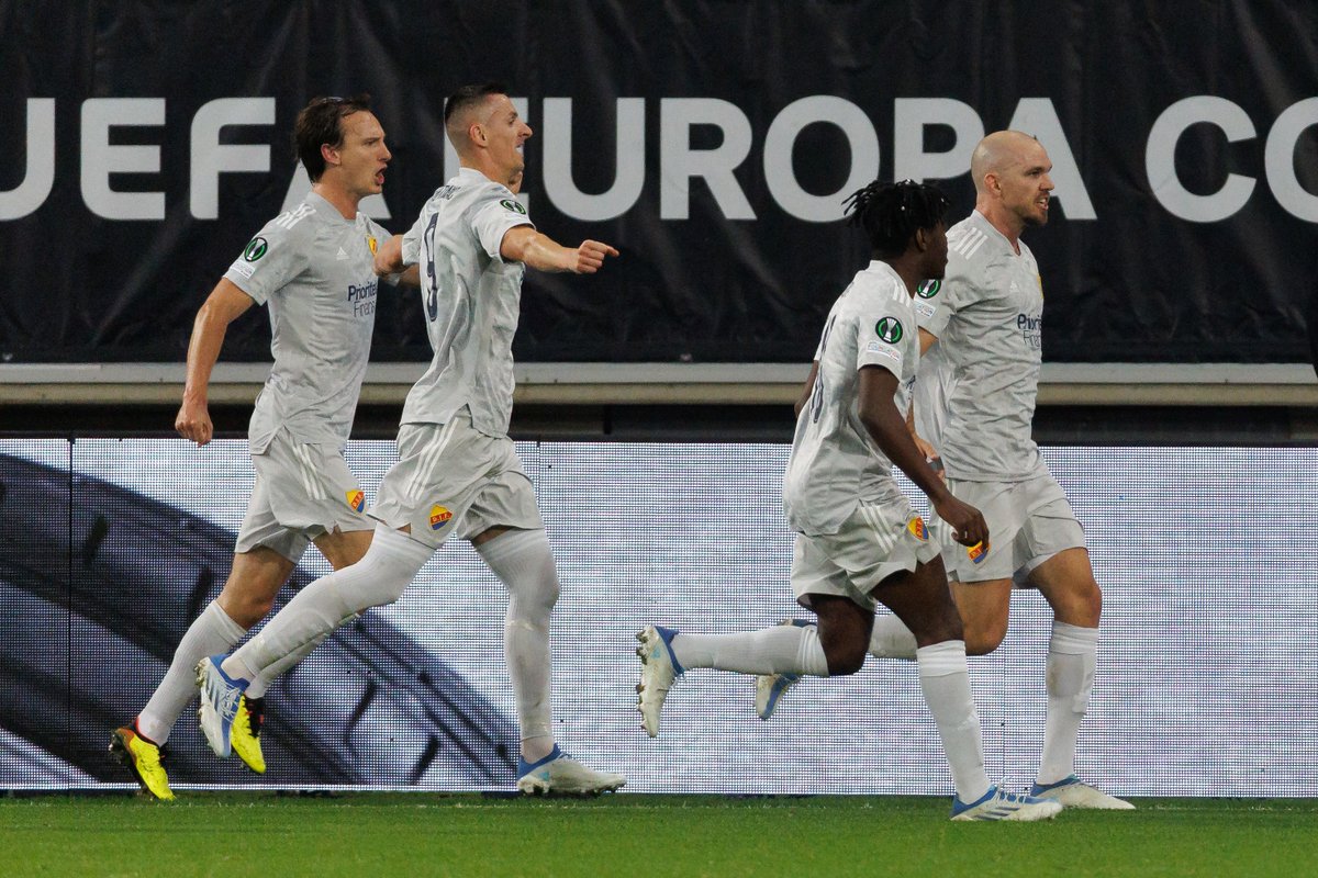 Conf_League's tweet photo. 🟡🔴🔵 Marcus Danielson sends Djurgården top of Group F 🔝

@DIF_Fotboll | #UECL https://t.co/H8qrc1xA2e