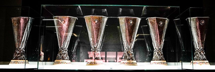 Hay días en los que algunos aficionados valoran la Europa League. Aunque sea con una victoria en dicha competición.

Ya el tener 6 trofeos... ni te cuento 😜 👇🏻😉