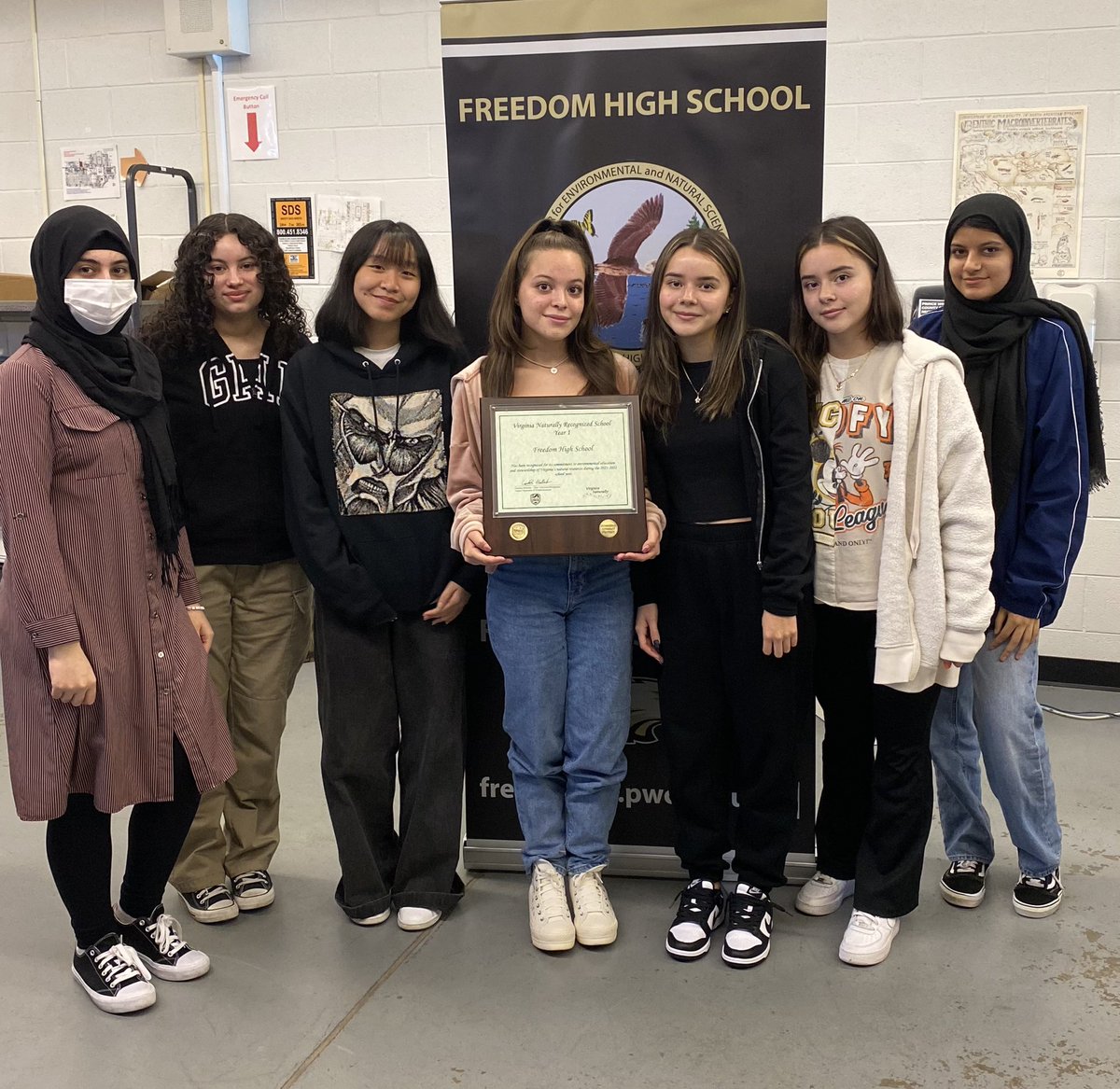 Freedom CENS students proudly displaying our award for being recognized as a VA Naturally School. These students and this school have so much to offer! #WhereEaglesSoar #THECENS <a href="/FreedomHS_PWCS/">Freedom High School - PWCS</a> @PwcsSpecialty @mlpayne_PWCS @PWCSEnergyTeam <a href="/FHSPRINCSMITH/">Chevelli smith</a>