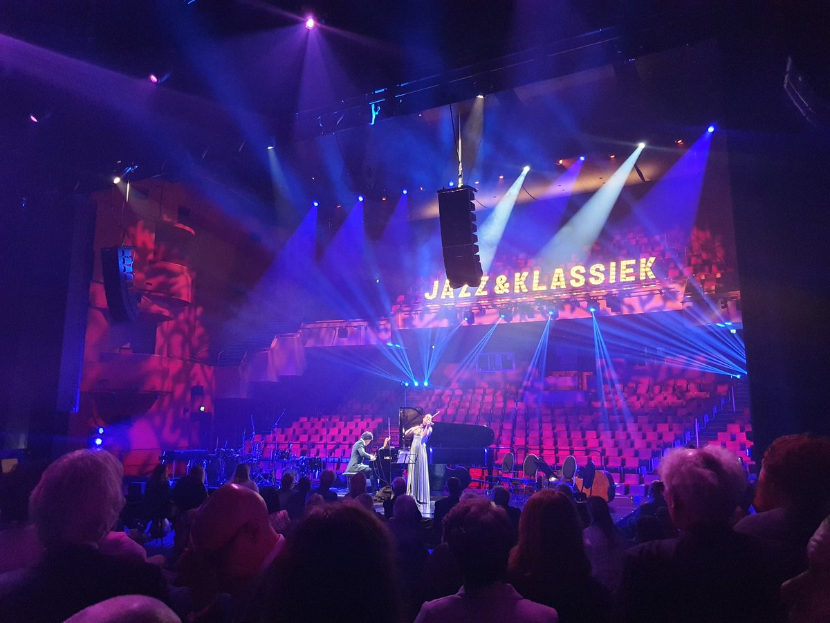 simondekoning's tweet photo. Bijzondere avond bij de uitreiking van de Edisons Klassiek  &amp; Jazz in het AFAS Theater. #edisons #AFAS  #Sena #NVPI @edisonsNL @AFAS @NVPInieuws https://t.co/StJV0jUQ4Z