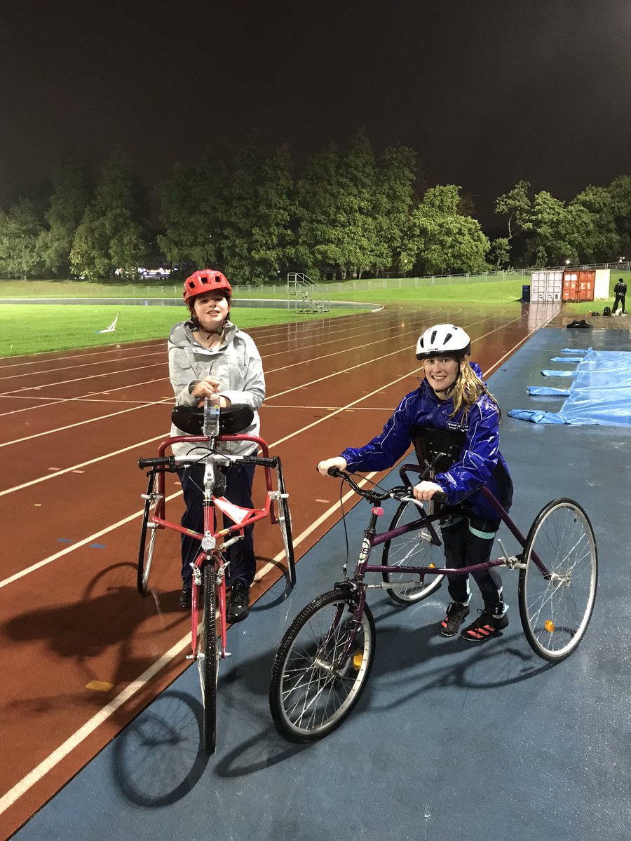 johnvowens's tweet photo. Great night at the track in the most miserable west of Scotland weather. And our #FrameRunners are oblivious to the weather. @redstar #trainingison #womenandgirlsinsport https://t.co/uJgUVN789I