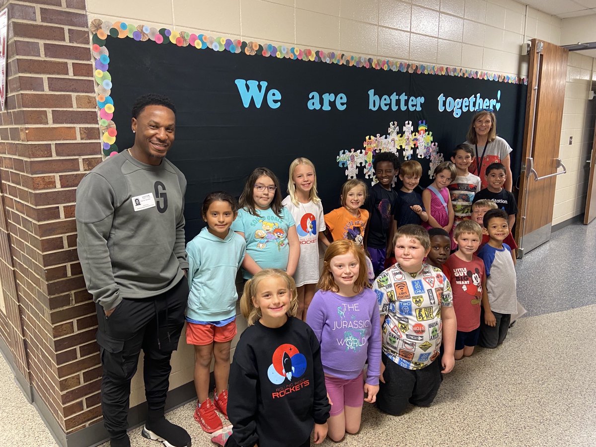 RocketsRR's tweet photo. Today second and third graders had a visit from @DarrenSproles to recognize two of our Rockets who received honorable mentions for their essays submitted to the Darren Sproles essay contest! We are so proud of our students and their hard work! 🚀❤️💙 https://t.co/0Ic9TTkSpm