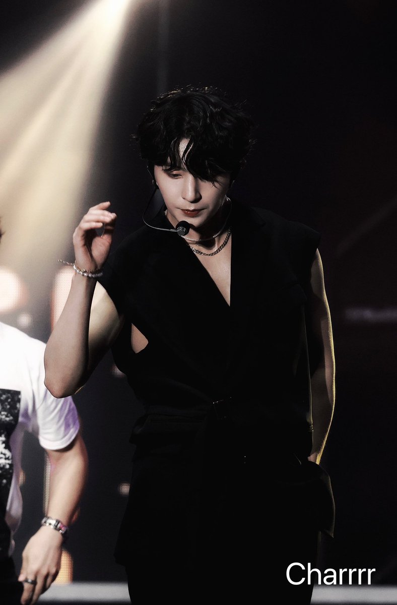 Charrrr999's tweet image. 221001 INK 레카 Y

😍😍😍

#골든차일드   #GoldenChild   
#Y #최성윤 #성윤 #와이