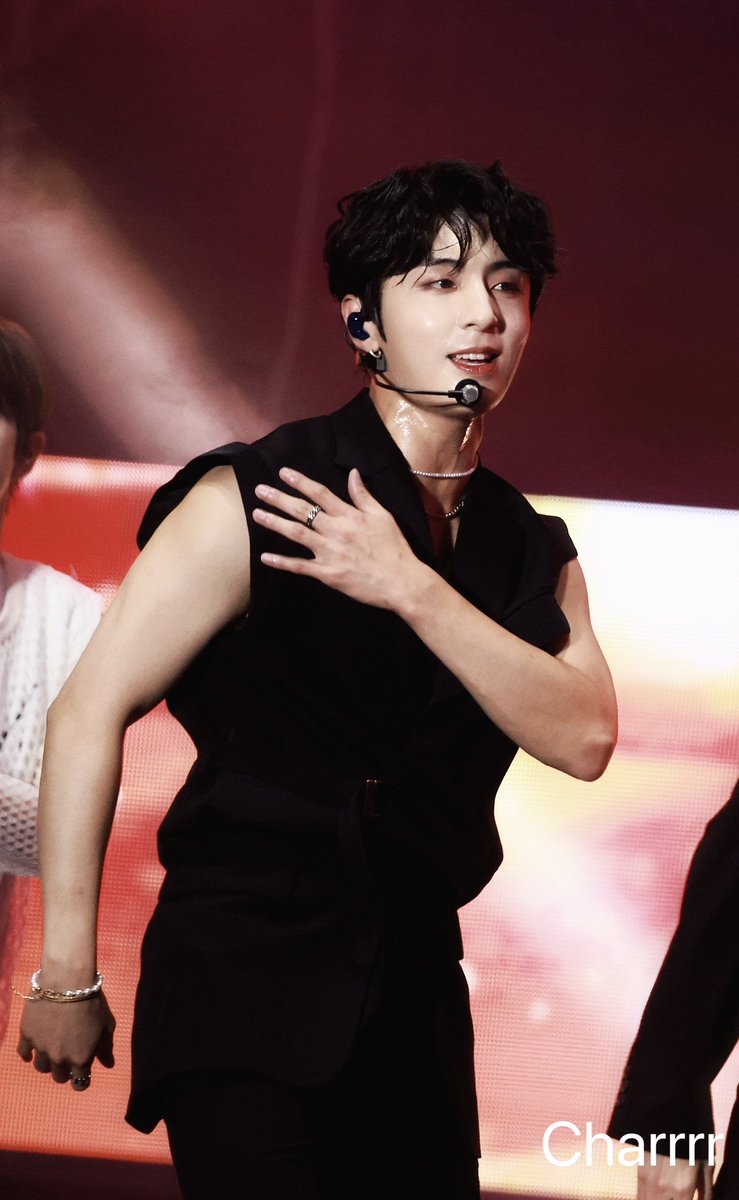 Charrrr999's tweet image. 221001 INK 레카 Y

😍😍😍

#골든차일드   #GoldenChild   
#Y #최성윤 #성윤 #와이