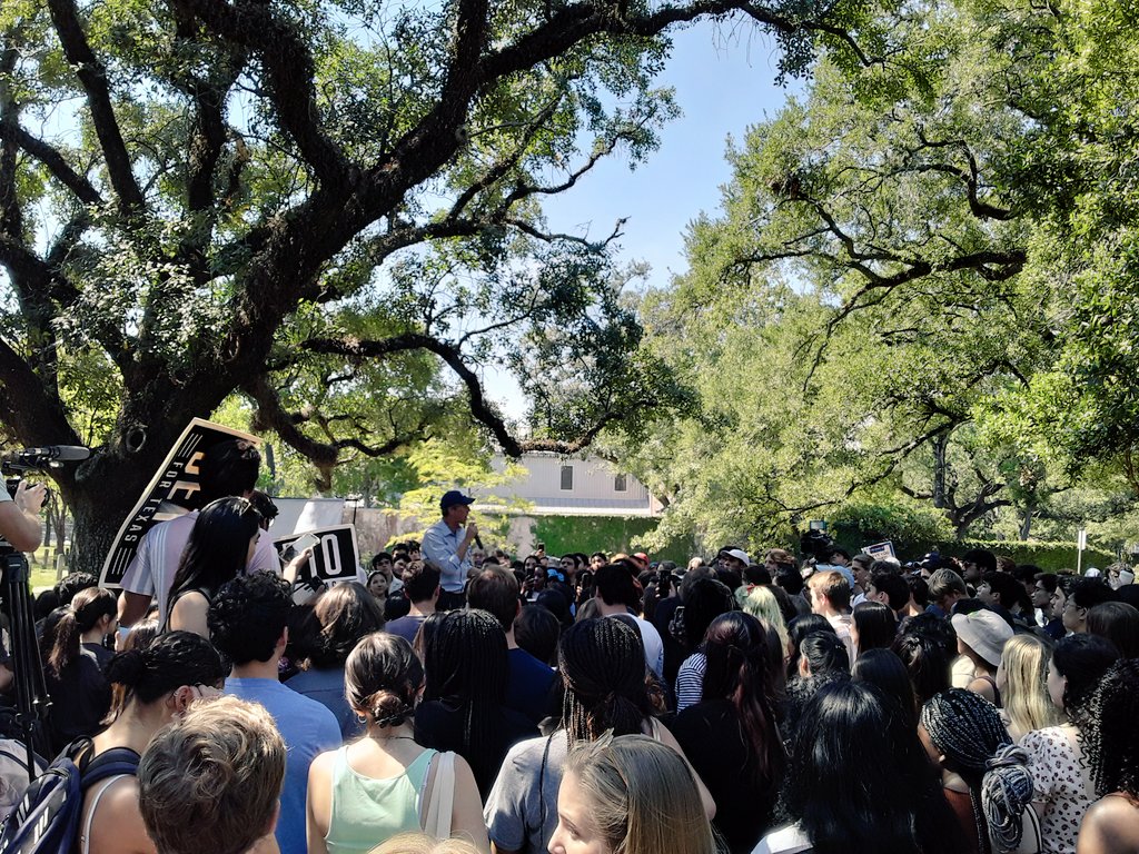 aspronin's tweet photo. I went to see @BetoORourke at the Rice University rally! Lots of energy out here and my rep @VoteAnnJohnson talked to all the students! #BetoforGovernor2022 https://t.co/bmJWARNEOw