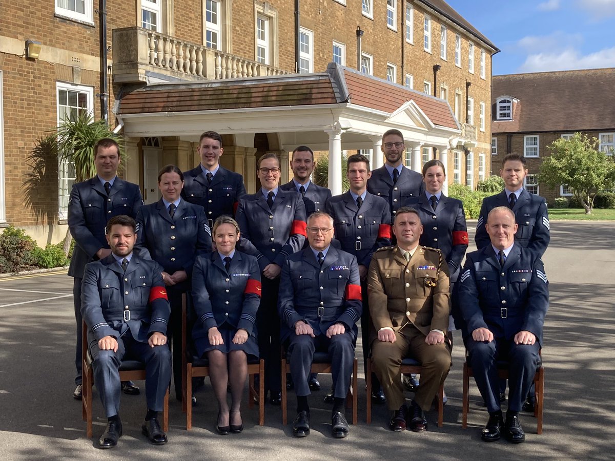 A privilege, as always, to attend the graduation of our latest team of newly qualified Movements Officers (OMT 264). A fine bunch who will no doubt smash their new appointments having been trained by our wonderful <a href="/LSTW_DMTS/">Defence Movements Training Squadron</a> instructors. 👏 <a href="/DSLAWorthy_Down/">DSLA</a>