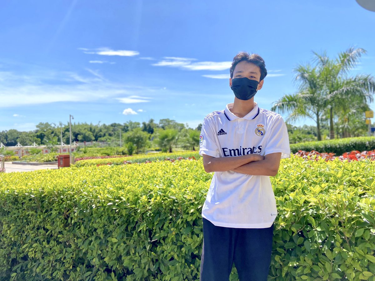 mxxinal's tweet photo. Very bright sunny day ☀️⛅️⚽️ https://t.co/Idt9CUwSzj