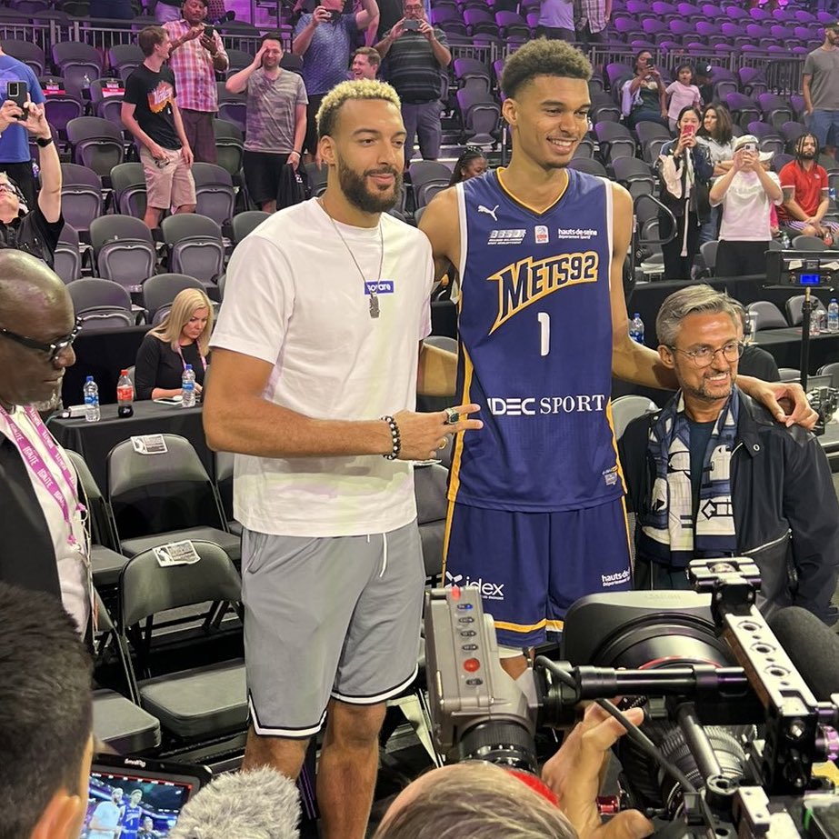 Crazy photo of Victor Wembanyama standing next to Rudy Gobert goes viral