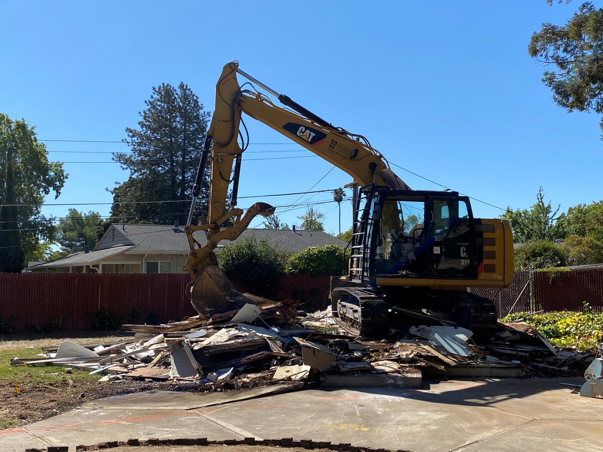 CaltransDist3's tweet photo. We're excited to help @SacramentoParks with its #CleanCA #LocalGrant to provide improvements to 5 parks in underserved communities in #SouthSac, like Crofoot Park! Prep work is underway for art, shade trees and more! https://t.co/p83xhPmdmw. @CAgovernor @CaltransHQ #cleanwater https://t.co/feibctwsgu