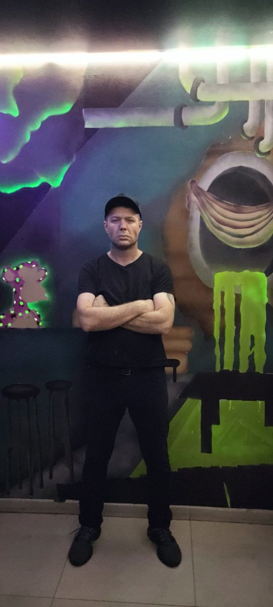 yeshuahmeta's tweet photo. Eu e minha arte em grafite! Curtiram!? Comente.... Tem interesse em ter uma arte de parede personalizada? https://t.co/pxGRaR3L4D