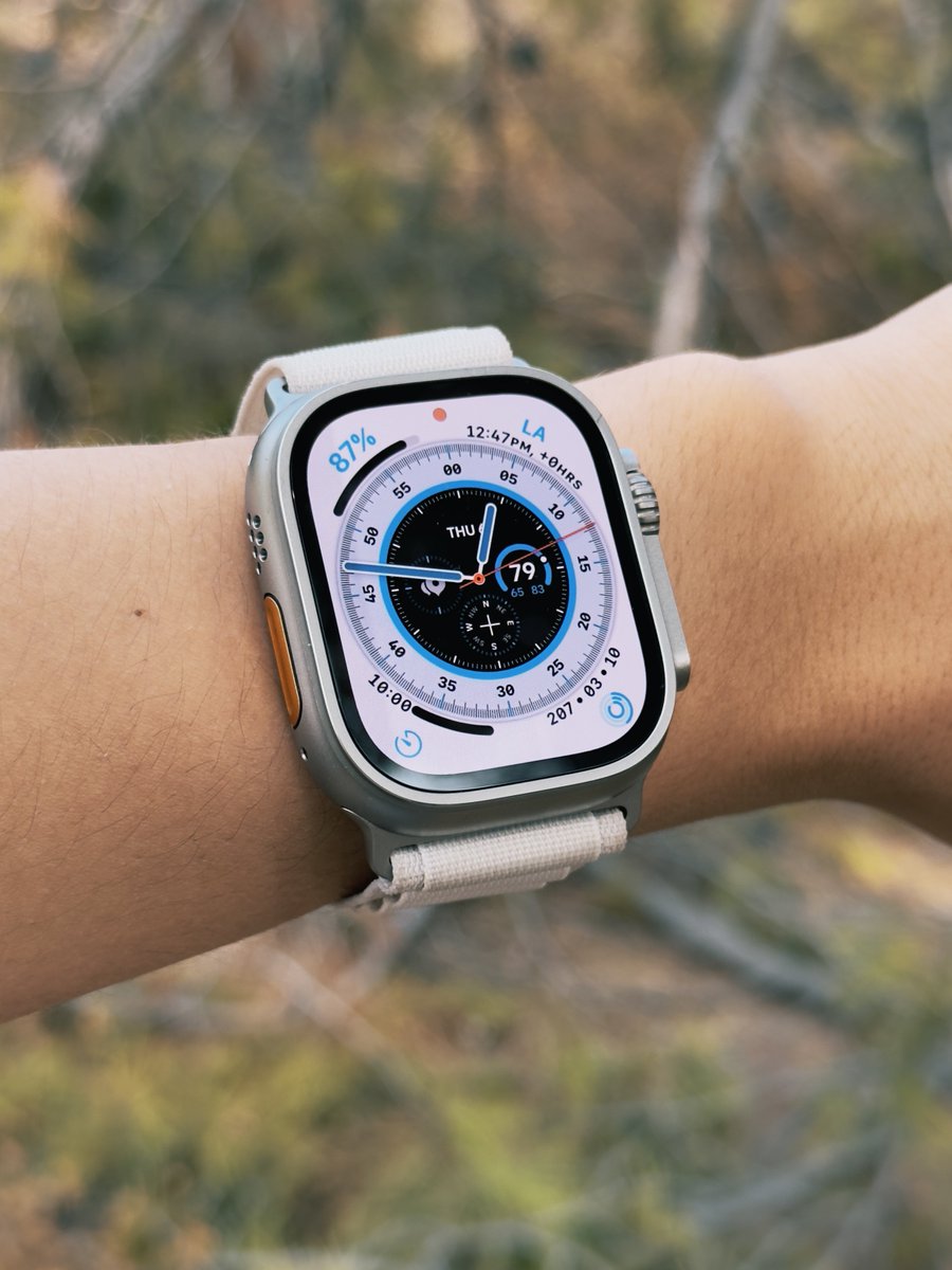 theapplehub's tweet photo. By far my favorite Apple product of the year! What do you guys think of the Apple Watch Ultra? https://t.co/J1CmnNy0WC