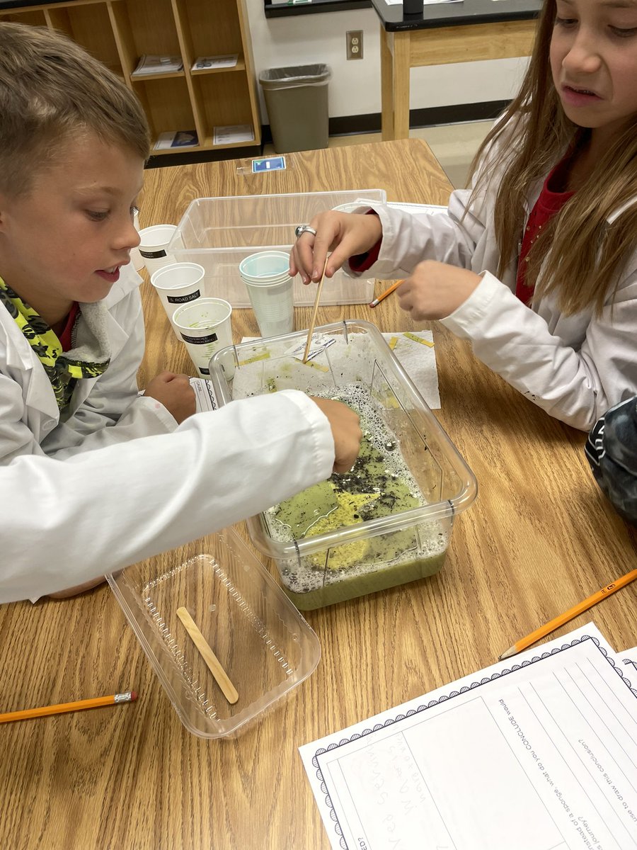 AshleyPowers3rd's tweet photo. 3rd grade students in the @BFESBobcats STEM lab learned about the detrimental effects of water pollution on fish. They even got to test the water quality after each pollutant was added to see if the pH would support living things. @StefiWickers41 @principalwebb https://t.co/5Eq9DsLcO7