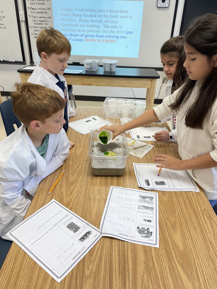 AshleyPowers3rd's tweet photo. 3rd grade students in the @BFESBobcats STEM lab learned about the detrimental effects of water pollution on fish. They even got to test the water quality after each pollutant was added to see if the pH would support living things. @StefiWickers41 @principalwebb https://t.co/5Eq9DsLcO7