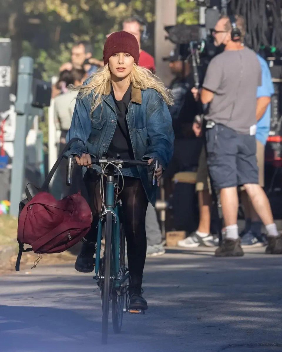 Bryanjah26's tweet image. ¡MILLIE YA COMENZO A FILMAR &quot;THE ELECTRIC STATE&quot;! #milliebobbybrowm