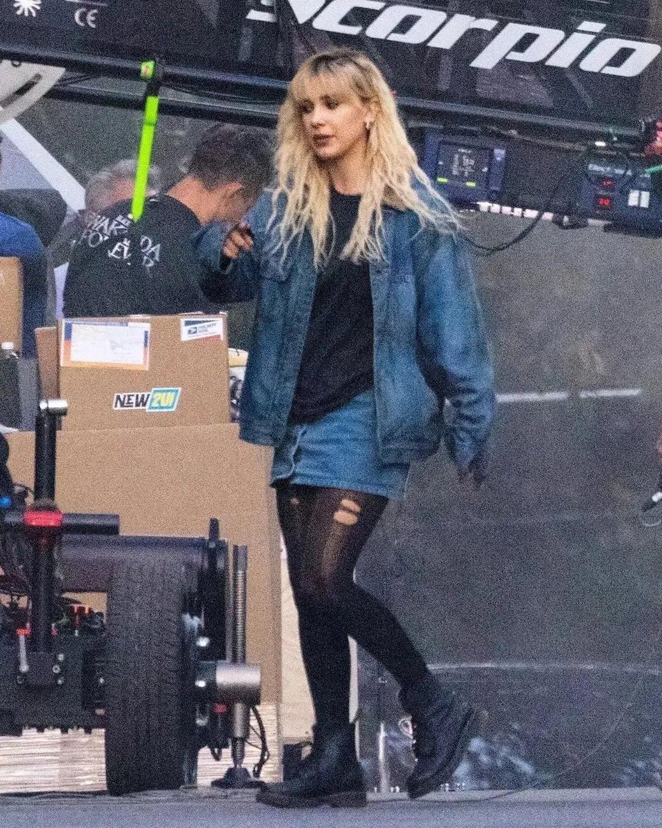 Bryanjah26's tweet image. ¡MILLIE YA COMENZO A FILMAR &quot;THE ELECTRIC STATE&quot;! #milliebobbybrowm