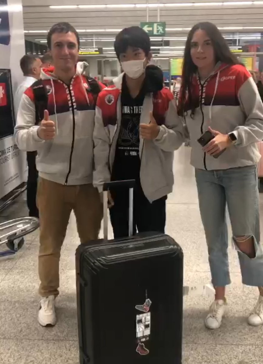 CB_LaZubia's tweet photo. Acaba de aterrizar desde Japón Shinosuke, estudiante de intercambio que entrenará esta temporada en nuestro club. 

¡Bienvenido a tu nueva casa! https://t.co/jzckCeC0W8