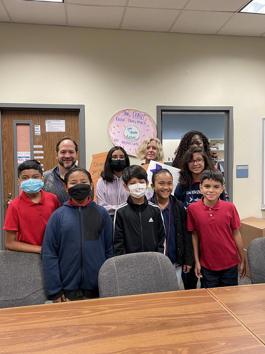 ELASharks's tweet image. Definitely feeling the love on Instructional Coaches Day! Thank you so much sharks, we appreciate you a ton!🦈💙@ElementarySmith @AliefISD