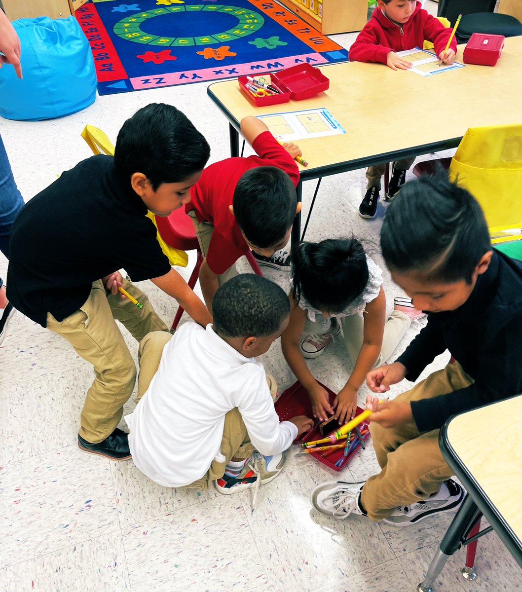 K students respecting others by helping a friend pick up their toolbox! <a href="/misshalpinrbps/">Miss Halpin</a> <a href="/pmcollins04/">Paula Collins</a> <a href="/rbpsEAGLES/">Red Bank Primary</a> #stormywayk