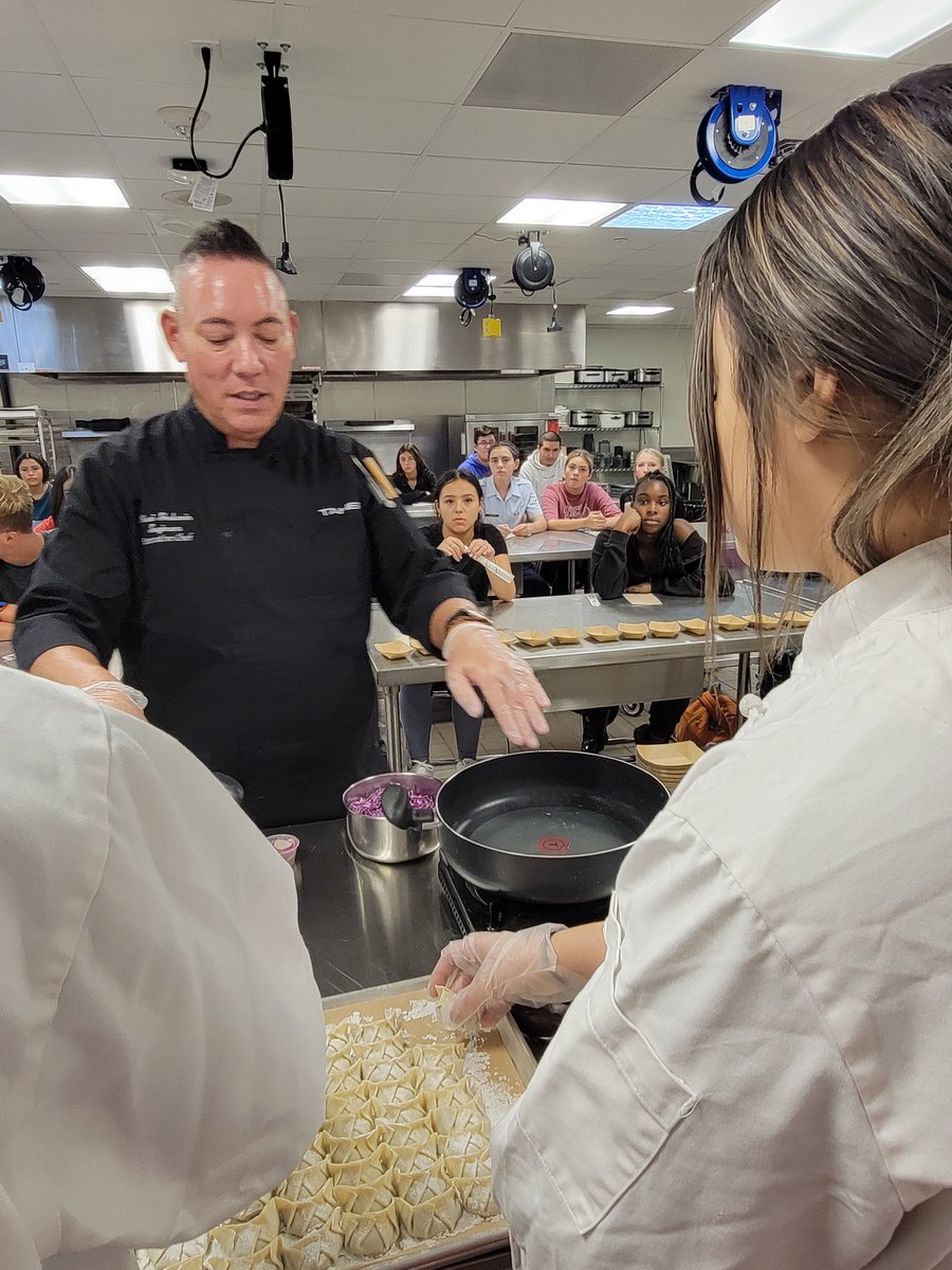 Bearcat_Cafe's tweet photo. Chef John Sugimura spent the afternoon with Mrs. Liptac's Advanced Foods and Intro to Foods classes. Students learned traditional gyoza folding and ProStart students assisted in cooking traditional Japanese gyoza! https://t.co/fz84GTX0EE
