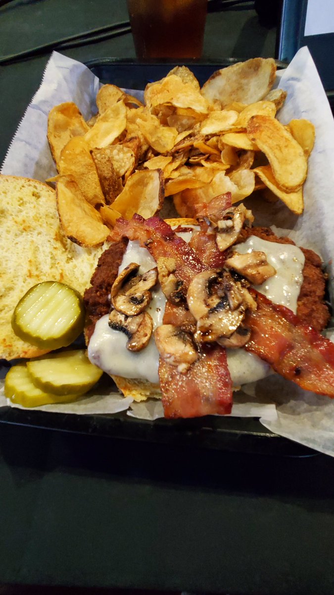 Pregame meal: Crispy chicken sandwich w/ mushrooms, swiss and bacon 👀😋 @LongnecksSG Richwood.